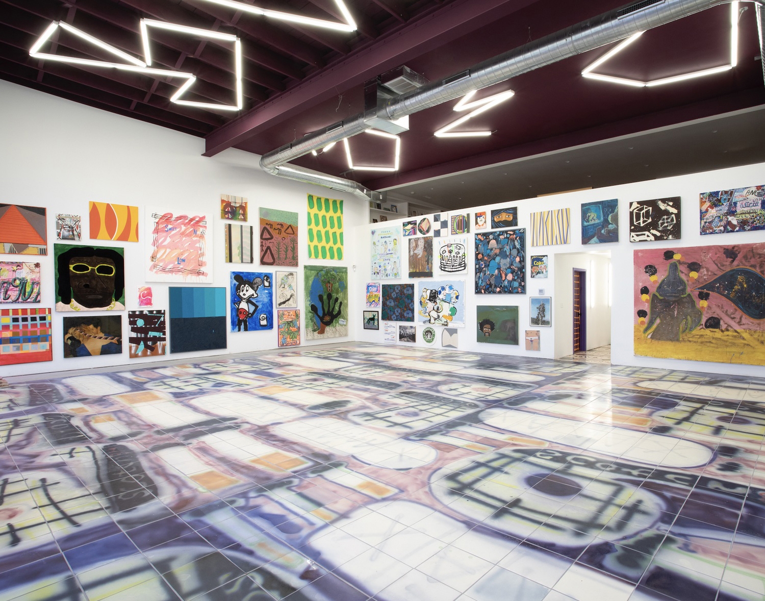 Installation view of 'TRADERS' at Dragon Crab Turtle (2021) © Katherine Bernhardt.